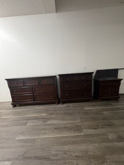 Dark Cherry Wood Bedroom Dresser Set 3 Pieces