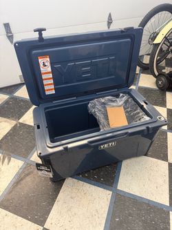 YETI Tundra 65 Hard Cooler Navy