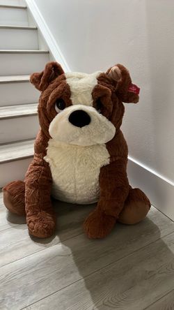 🐶 Adorable oversized plush puppy in great condition! Super soft, cuddly, and perfect for kids, a nursery, or as a cute room decoration. Clean and rea