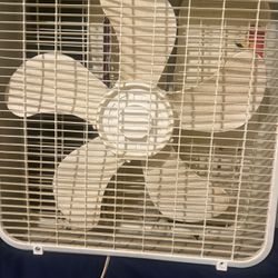 Vintage 20” Lakewood 3-Speed White Box Fan  Model 200/I Missing Handle No Box