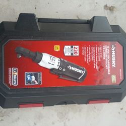 Husky 3/8 Electric Ratchet 