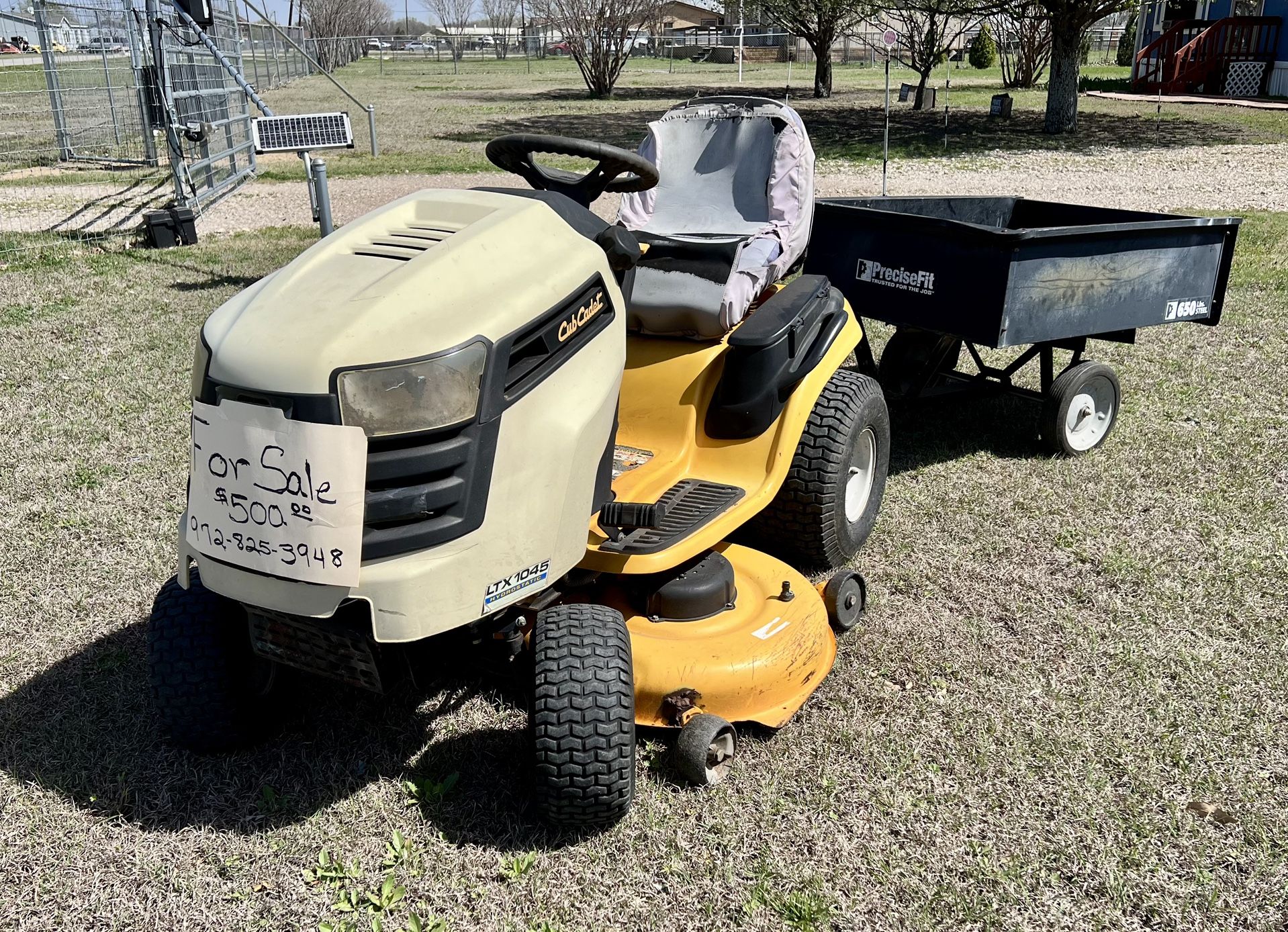 2013 - Cub Cadet - LYX 1045 - W/trailer