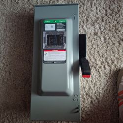 NEW Square D Schneider VHU363RB 100A 600V 3-Pole Safety Switch – NEMA 3R