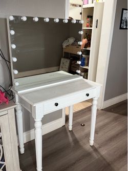 Girl Vanity