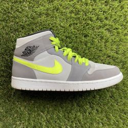 Jordan 1 Mid “Volt”