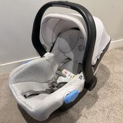 Uppababy Mesa Car Seat, Cover, & Base