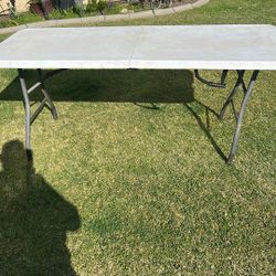Large folding table, good condition