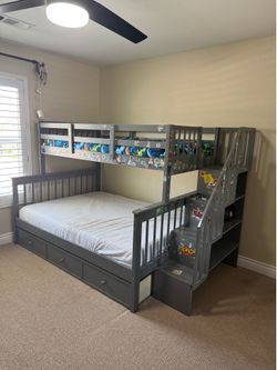 Bunkbed full and twin