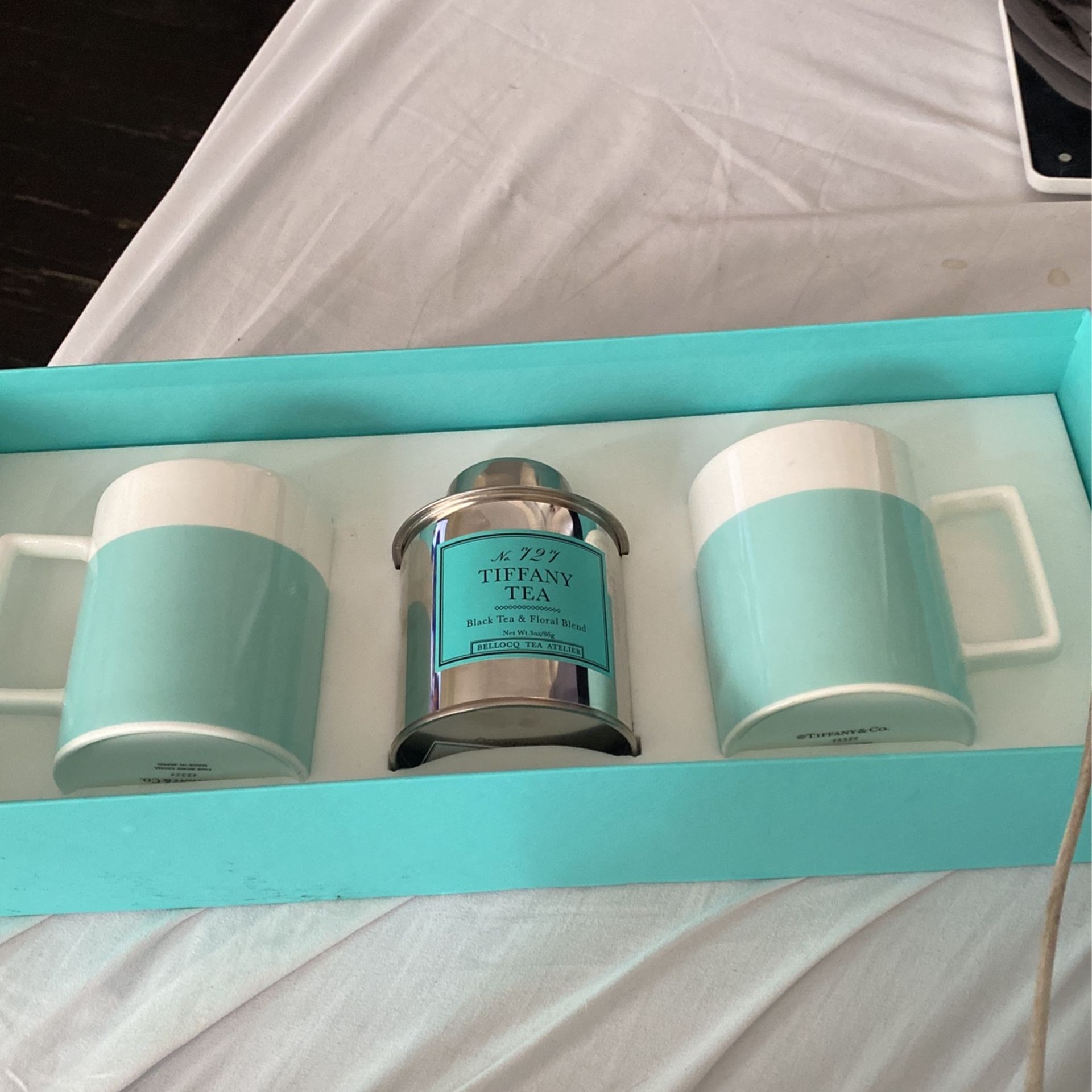 No. 727 Tiffany Tea Black Tea & Floral Blend With 2 Mugs