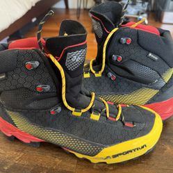 La Sportiva Aequilibrium ST GTX Mountaineering Boot
