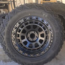35x12.50r20 Wheels. (5set