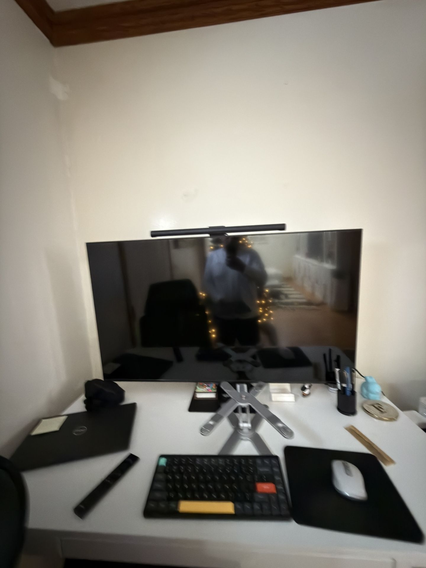 Samsung AM702 Series 43” Smart Monitor – 4K UHD – USB-C – Great Condition!