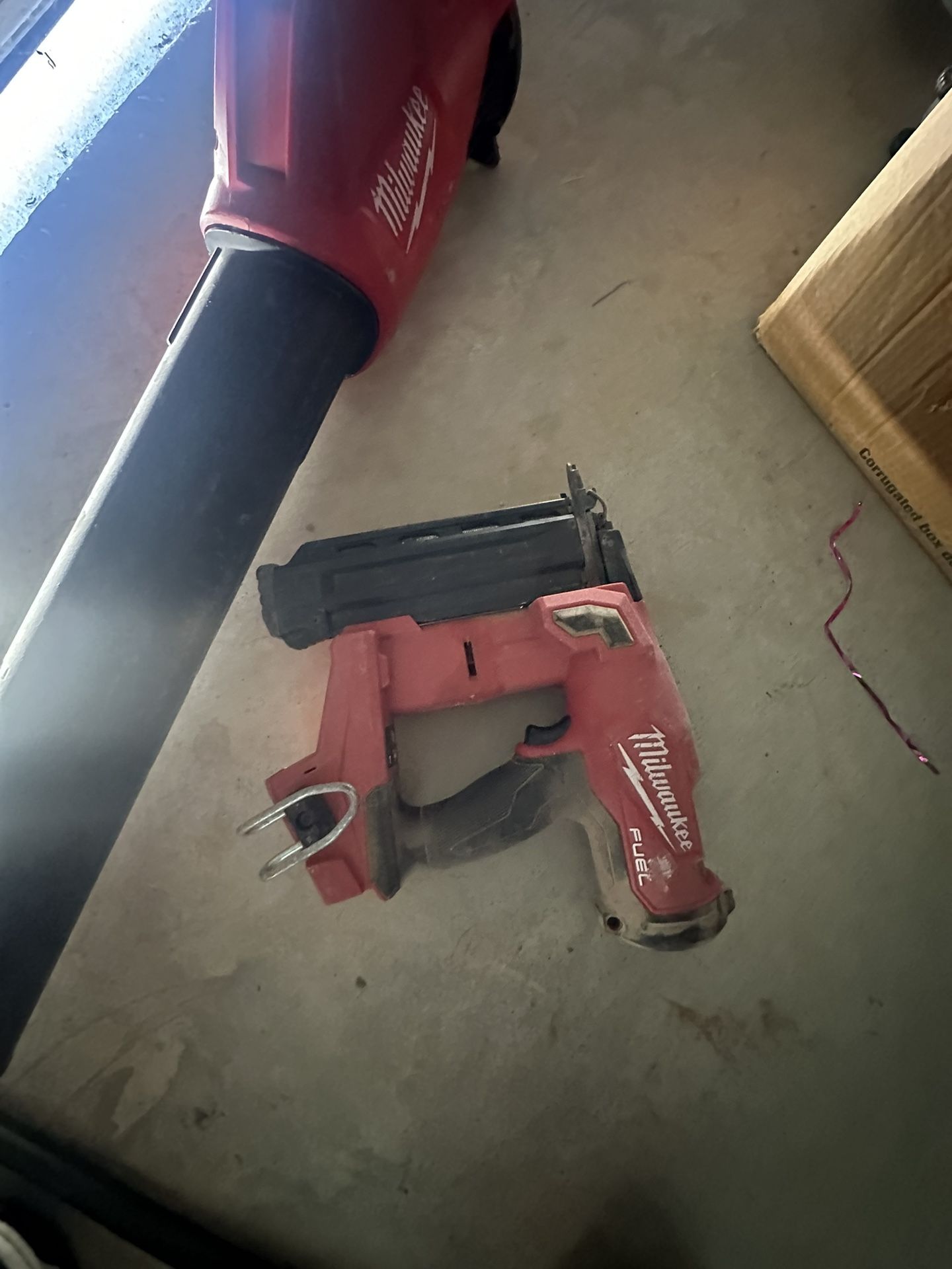 Milwaukee brad nailer