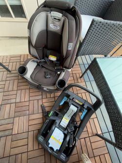 Graco  car seat and base