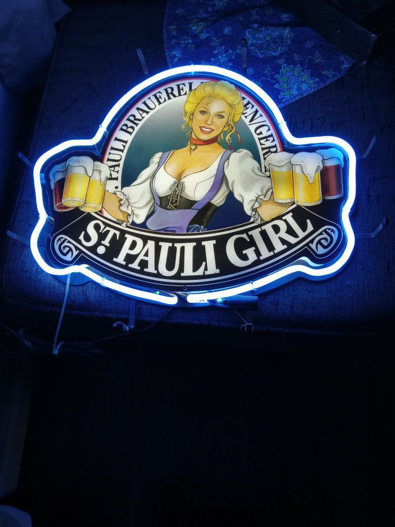 St PAULI GIRL Neon Works Great ! Came From Paso Robles California