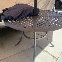 Outdoor Patio Umbrella With Table 