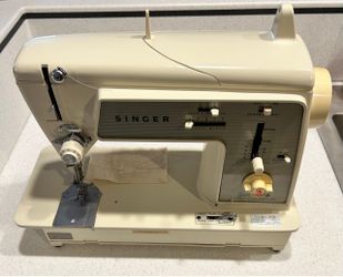 1971 Vintage Singer Touch & Sew 648 Sewing Machine with Original Case