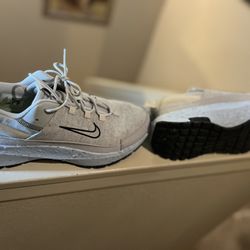 Men’s Nike Shoes 8.5 