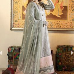 New 3 piece Laxauary Lawn Salwarkameez Xl