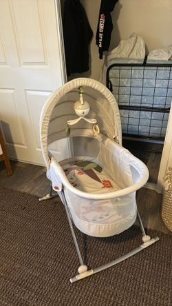 Baby bassinet like new