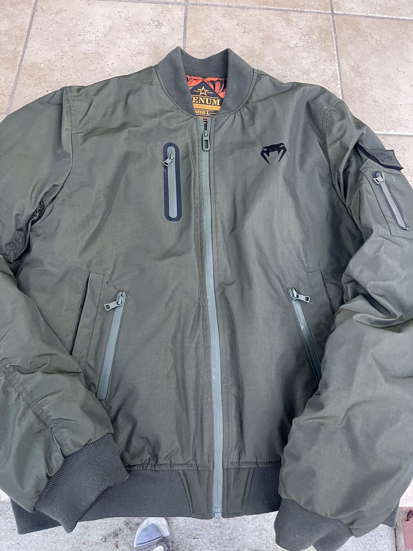 VENUM BOMBER JACKET LARGE SIZE