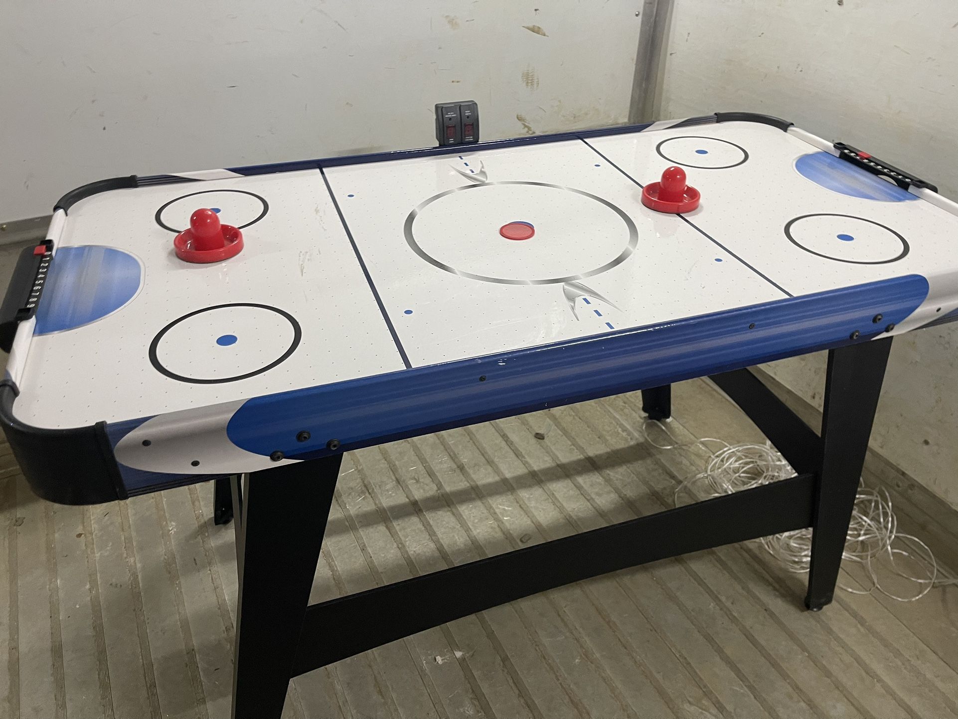 Air Hockey Table