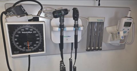 Welch Allyn otoscope set