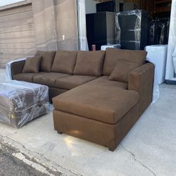 New Brown Sectional With Free Ottoman 