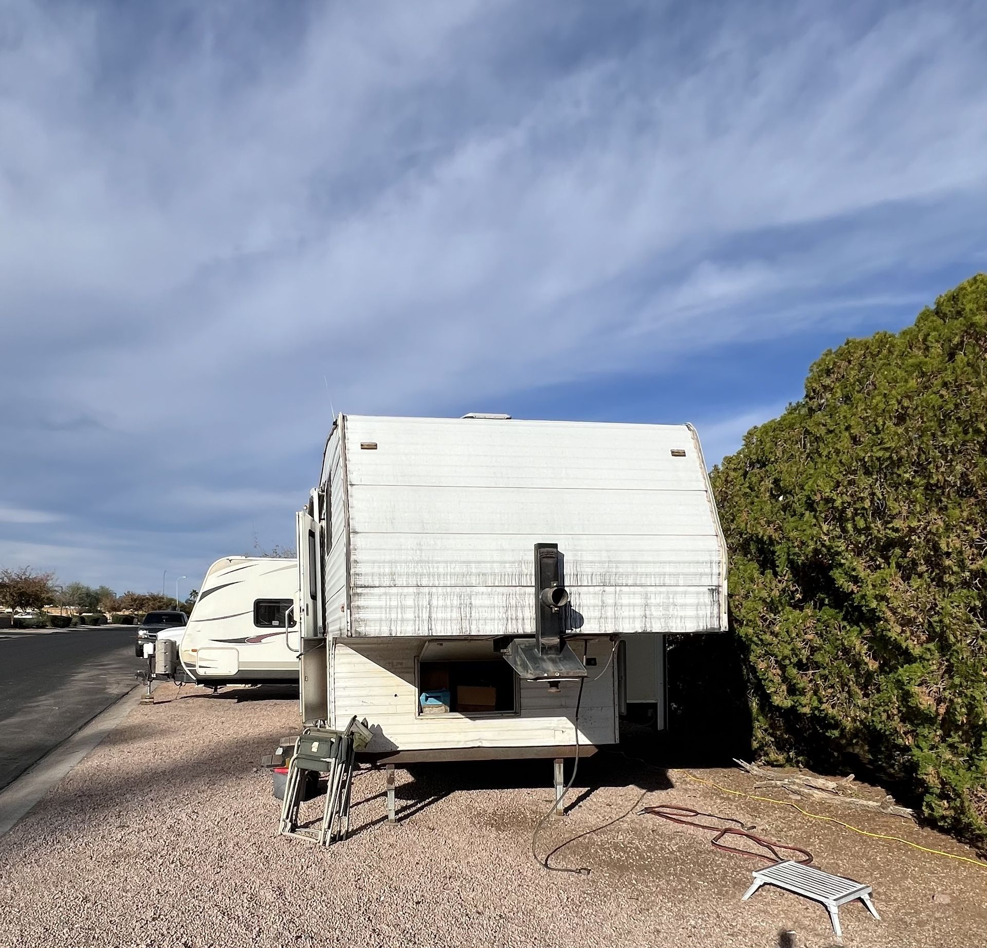 1997 Rv travel trailer 5th wheel for Sale in Mesa, AZ - OfferUp