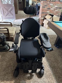 Quantum Q6 Edge 2.0 power Wheel Chair