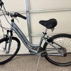 Trek Navigator 2.0 16.5” Frame 26” Wheels Blue 