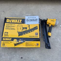 DEWALT Pneumatic 21-Degree Collated Corded Framing Nailer