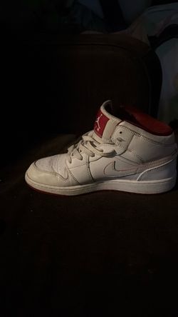 Air Jordan 1 retro mid  ‘white dune red’