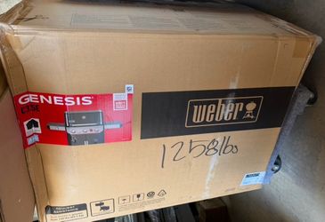 BRAND NEW IN BOX WEBER C335E natural gas BBQ GRILL