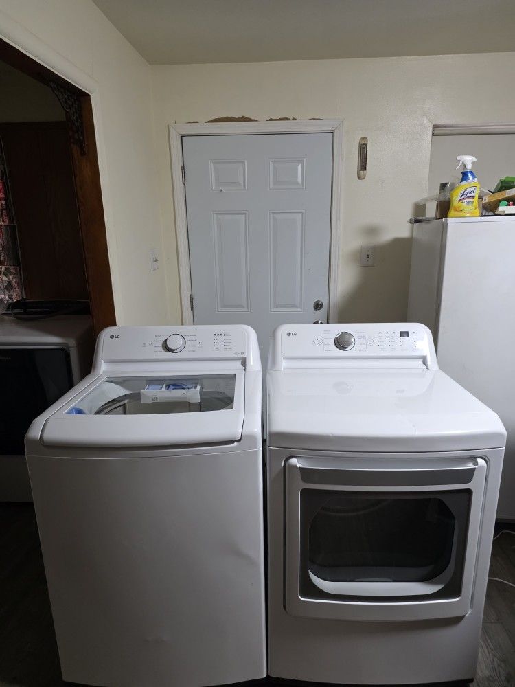 LG WASHER AND DRYER SET BOTH ELECTRIC XL CAPACITY 5.3 CU GOOD CONDITION HEAVY DUTY DELIVERY AVAILABLE FOR EXTRA FEE WE DO REPAIRS