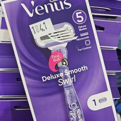 Brand New VENUS Razor