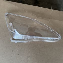 2006 Lexus is250 front left headlight lens