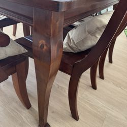 Must Sell: Dining room Set 