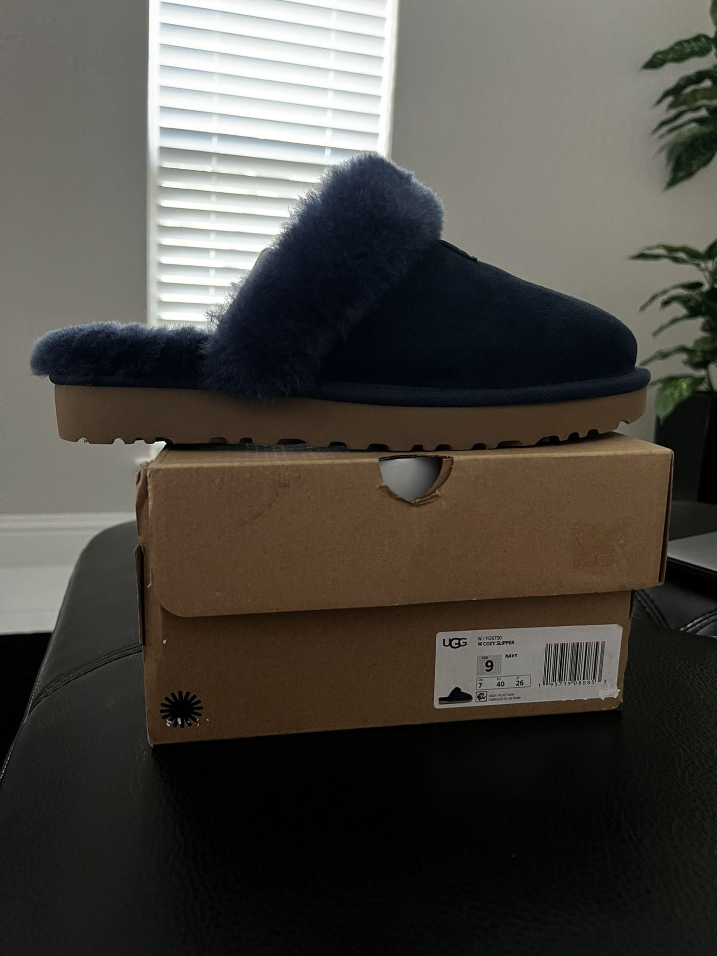 UGG women’s cozy slippers navy blue - 9