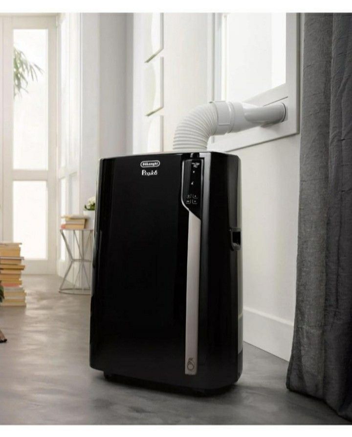 De'Longhi Pinguino 3-in-1 700 Sq. Ft. Portable Air Conditioner BTU 14,000