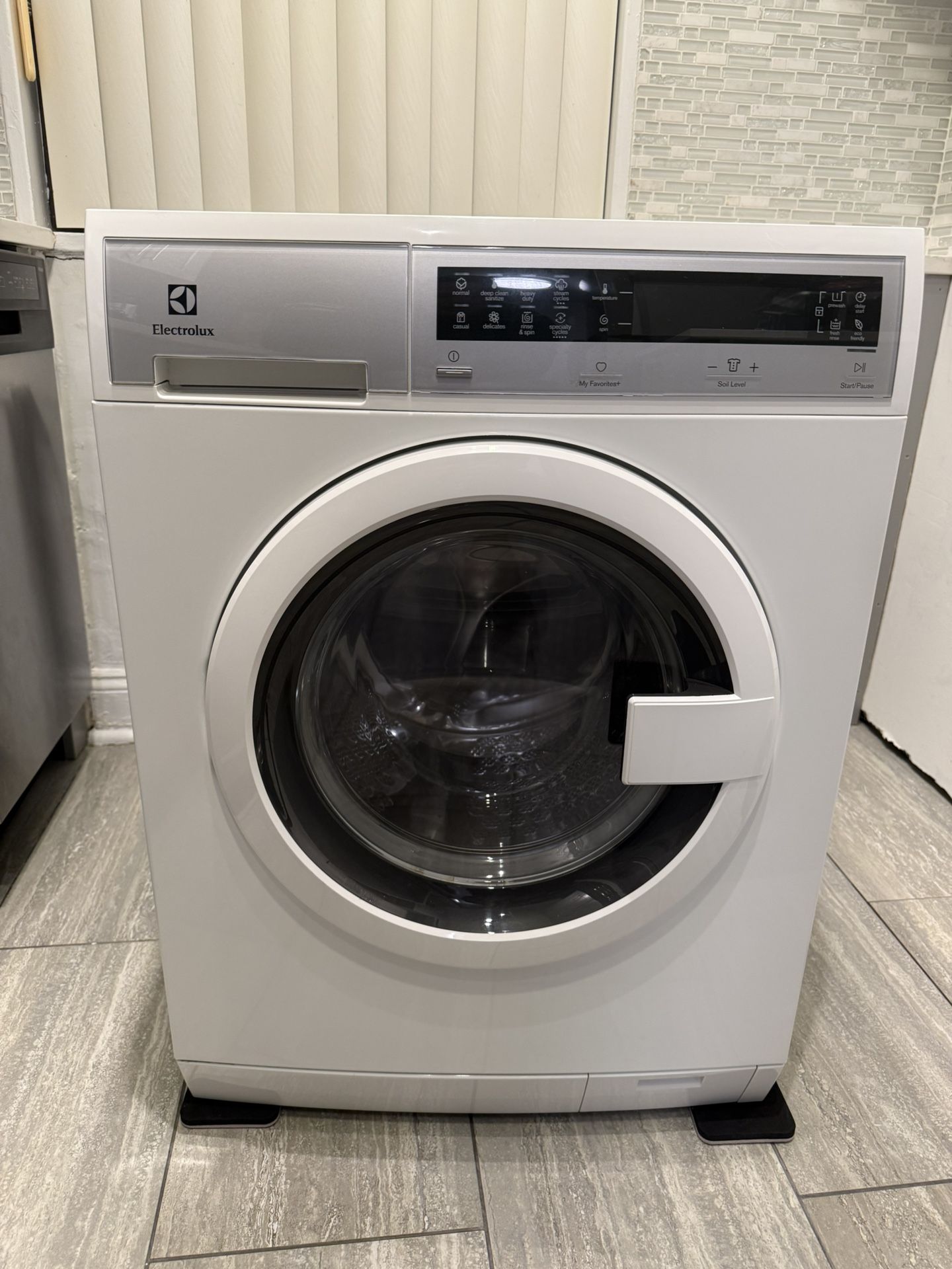 ELECTROLUX EIFLS20QSW Washer 
