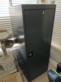 Grow box with lights