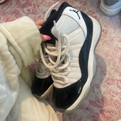 Black And White Jordan 11