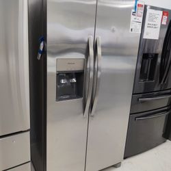 New Frigidaire
36 in. 26 cu. ft. Standard Depth Side by Side Refrigerator in Stainless Steel