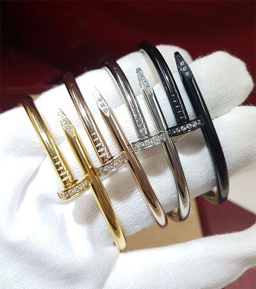 One nail bracelet bangle