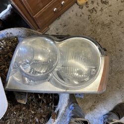 2005-07 Jeep Grand Cherokee Driver Side Headlight