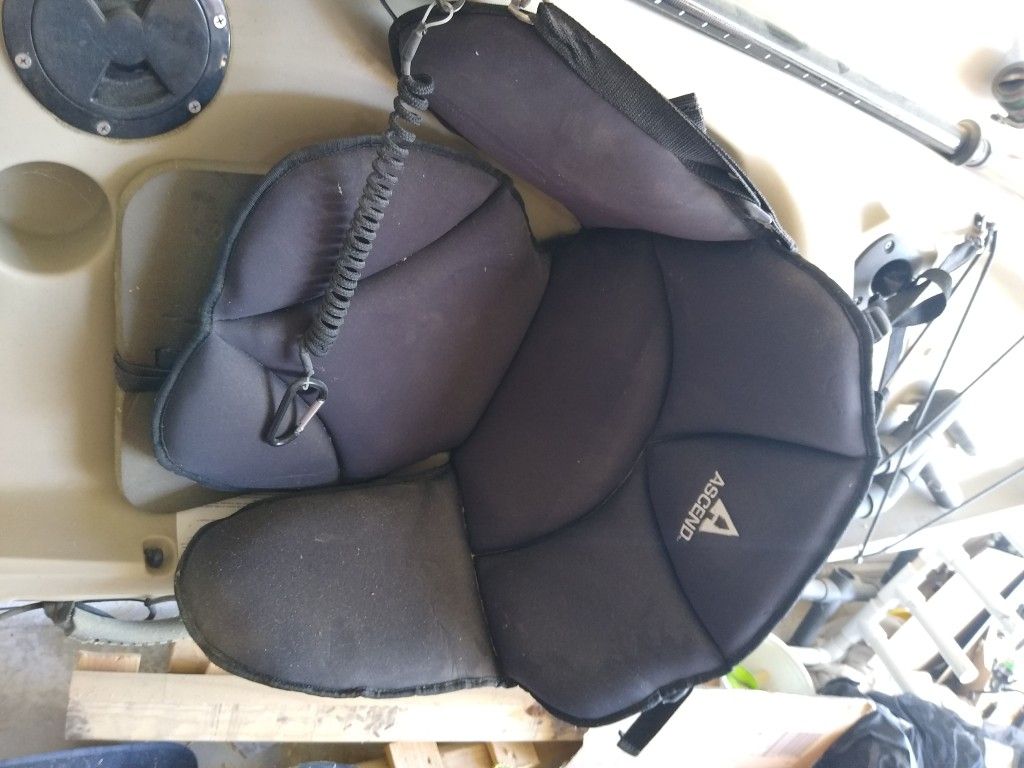 ASCEND FS12T 12 FT KAYAK WITH ACCESSORIES for Sale in San Antonio, TX