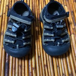 Keen Sandals Size8 kids