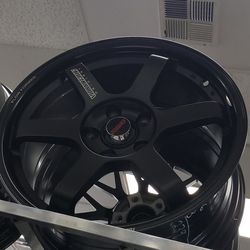 Gloss black  5x112 18”