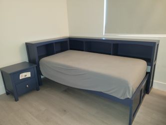 Twin bedroom set